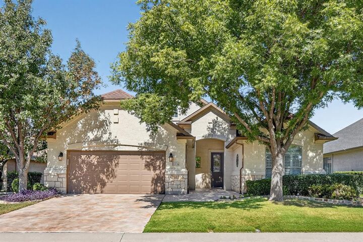 Property Photo: 11216 Southerland Drive TX 76207