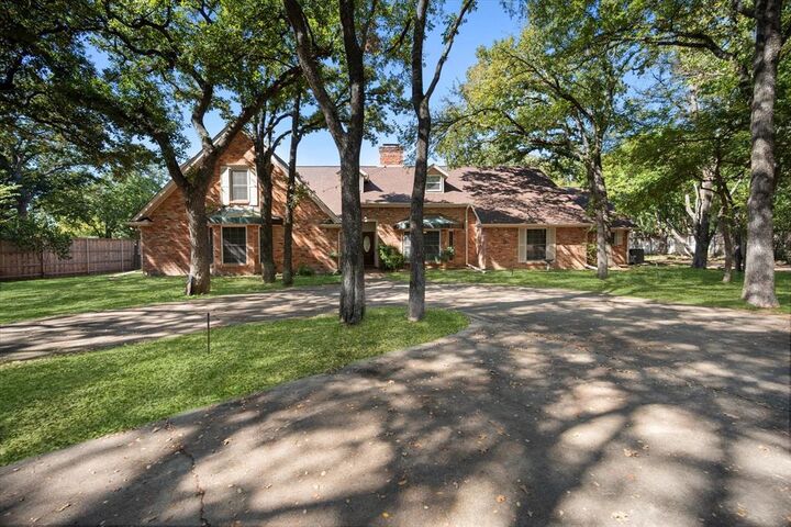 Property Photo:  5116 Hidden Oaks Lane  TX 76017 