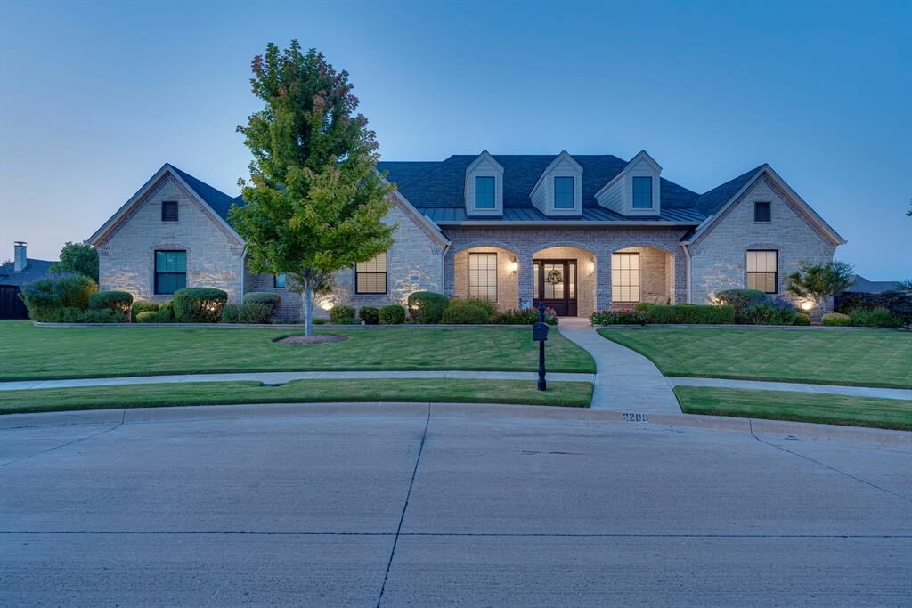 Property Photo: 2209 Lyons TX 76065