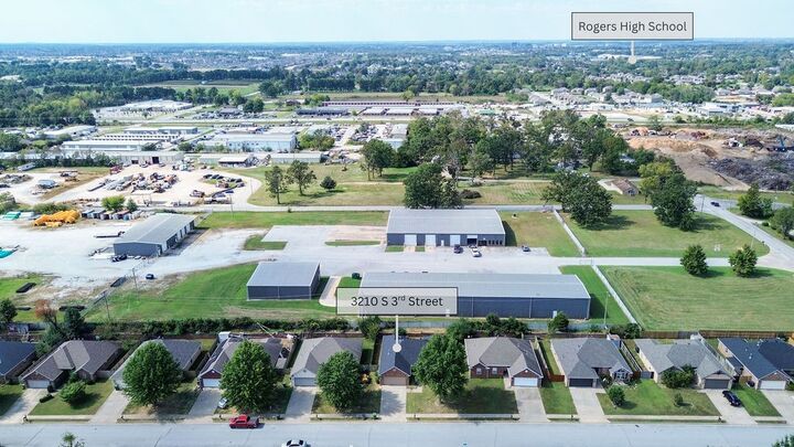 Property Photo: 3210 S 3rd Street AR 72758