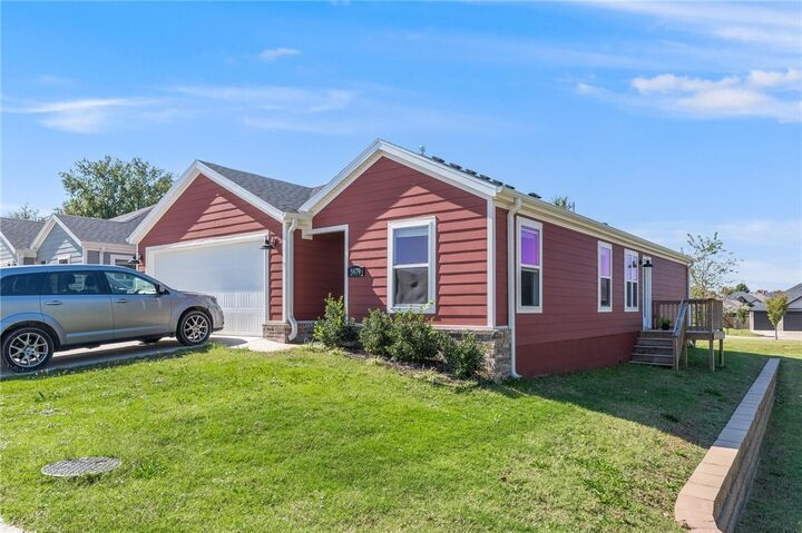 Property Photo: 5979 Holdcroft Drive AR 72704