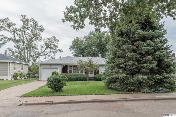 2827 S 38th Street  Omaha NE 68105 photo