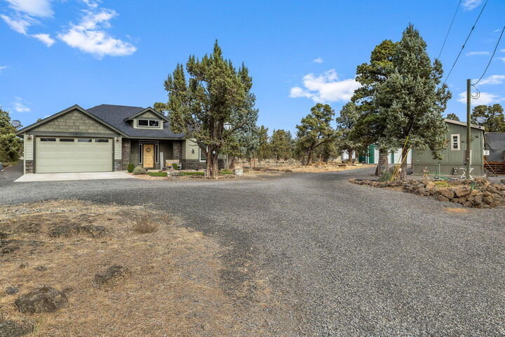 Property Photo: 6490 SW Ermine Road OR 97760