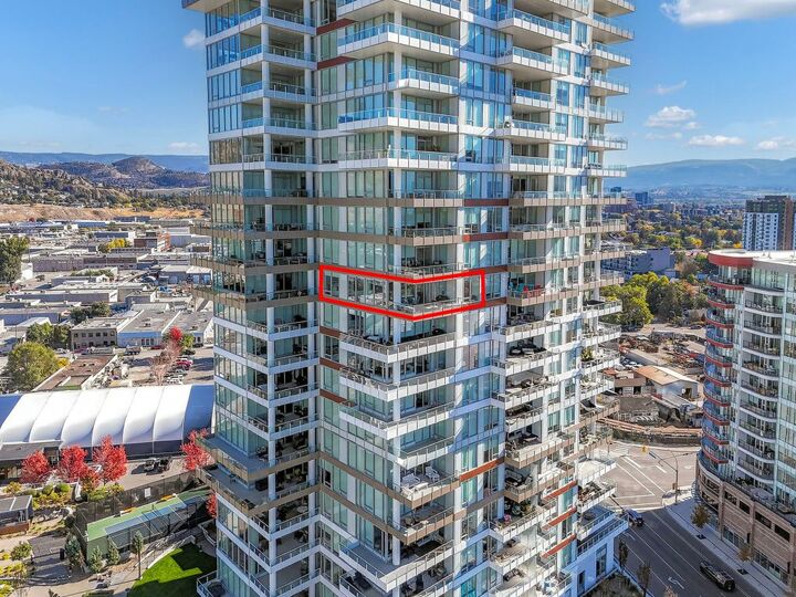 1191 Sunset Drive 1605  Kelowna BC V1Y 0J4 photo
