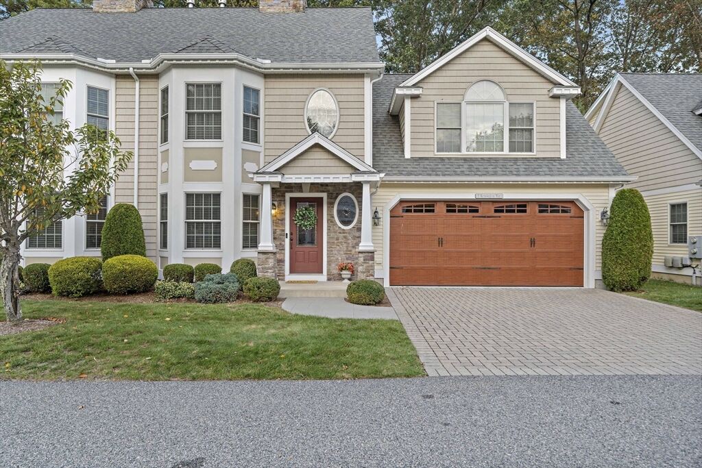 Property Photo: 5 Kensington Way 5 MA 01876