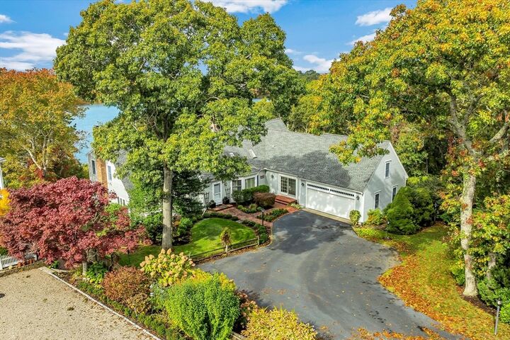 Property Photo:  4 Maureens Way  MA 02638 