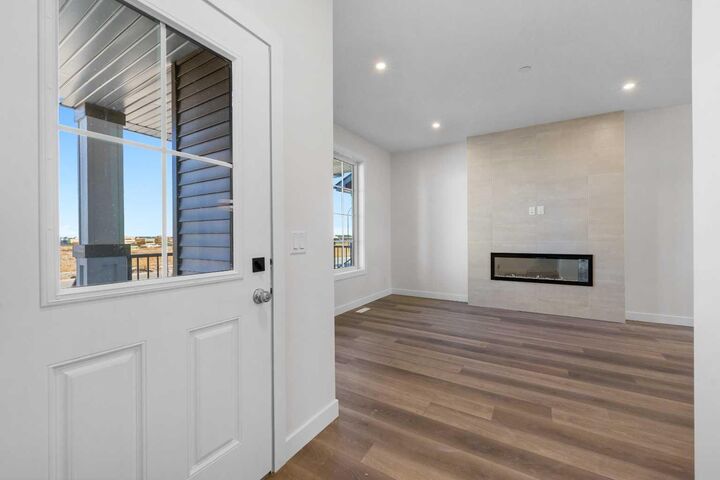 Property Photo:  501 Hotchkiss Drive SE  AB T3S 0N6 