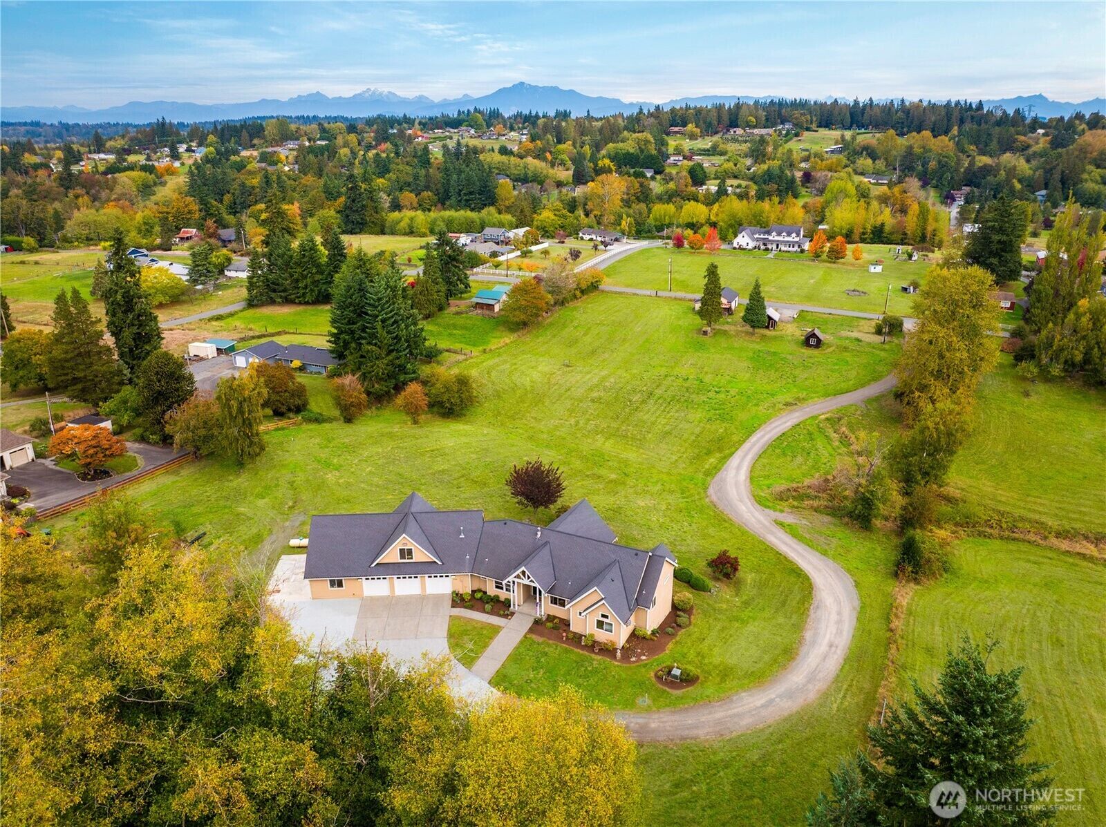 Property Photo:  6924  65th Avenue SE  WA 98290 