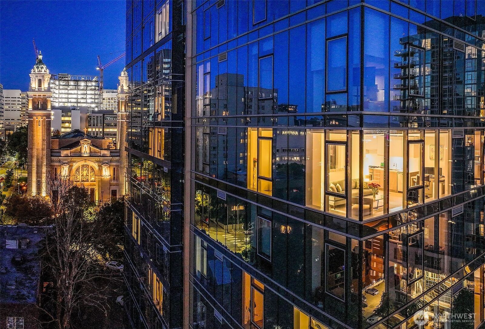 Property Photo:  800  Columbia Street 1801  WA 98104