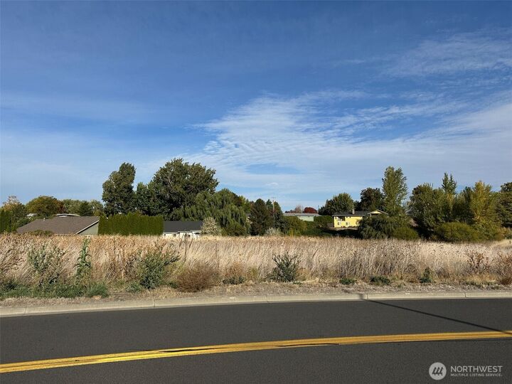 Property Photo:  1245 SE Commercial Drive  WA 99324 
