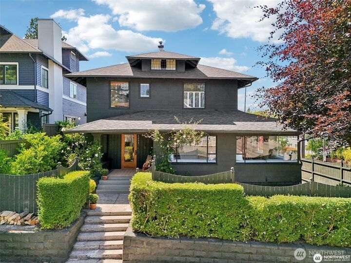 Property Photo:  2233  2nd Avenue W  WA 98119 