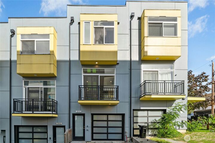 Property Photo: 121 15th Avenue A WA 98122