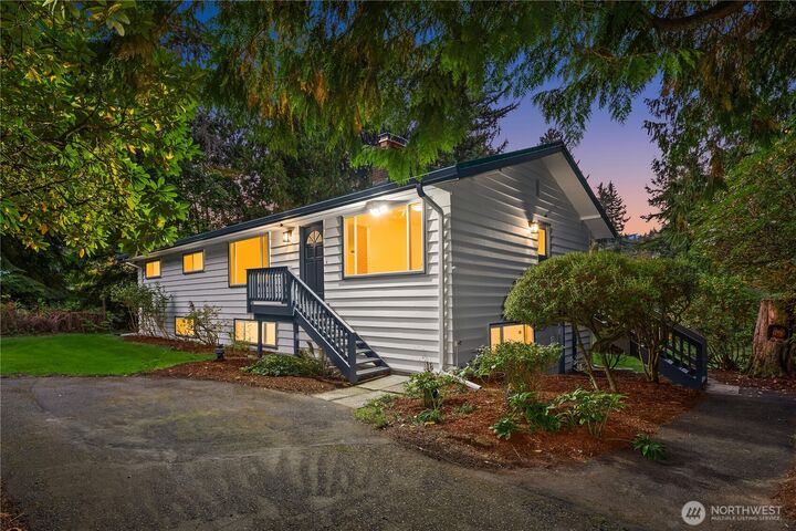 Property Photo: 24601 SE 165th Street WA 98027