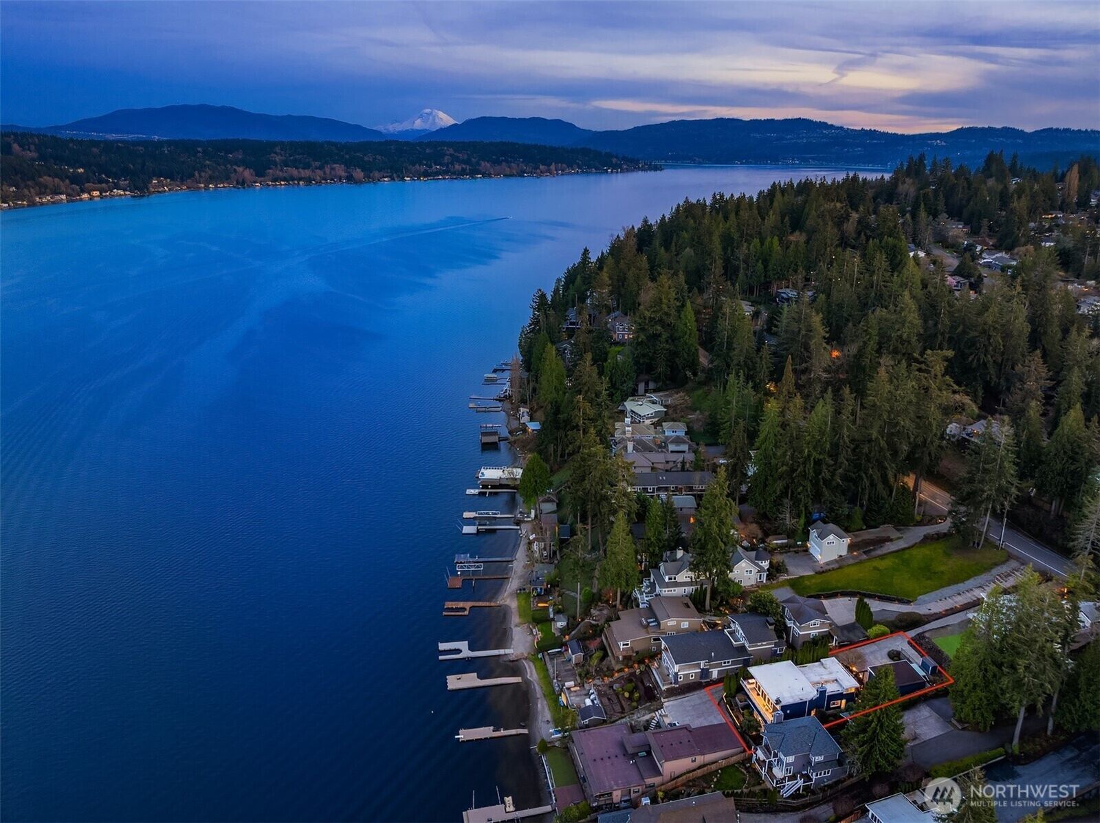 Property Photo: 2452 W Lake Sammamish Parkway NE WA 98052