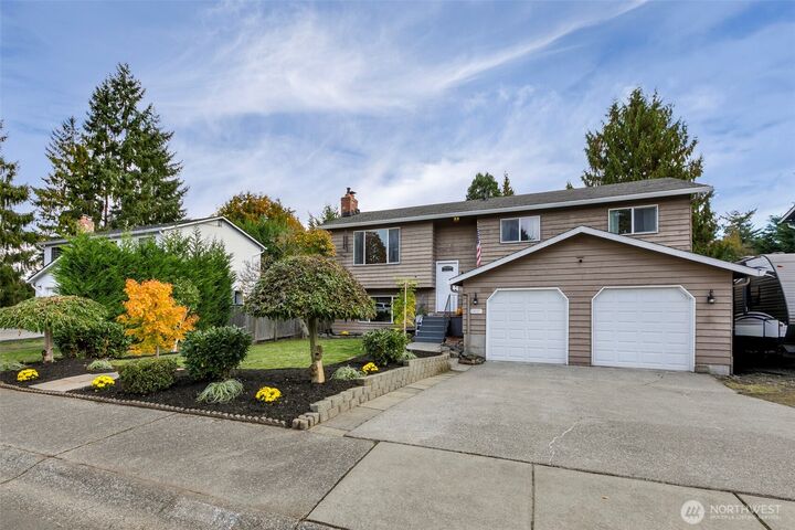 Property Photo: 12827 47th Avenue SE WA 98208