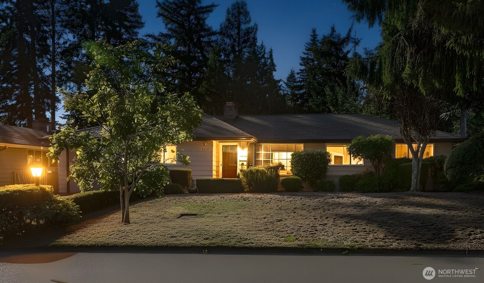 Property Photo: 18555 Burke Avenue N WA 98133
