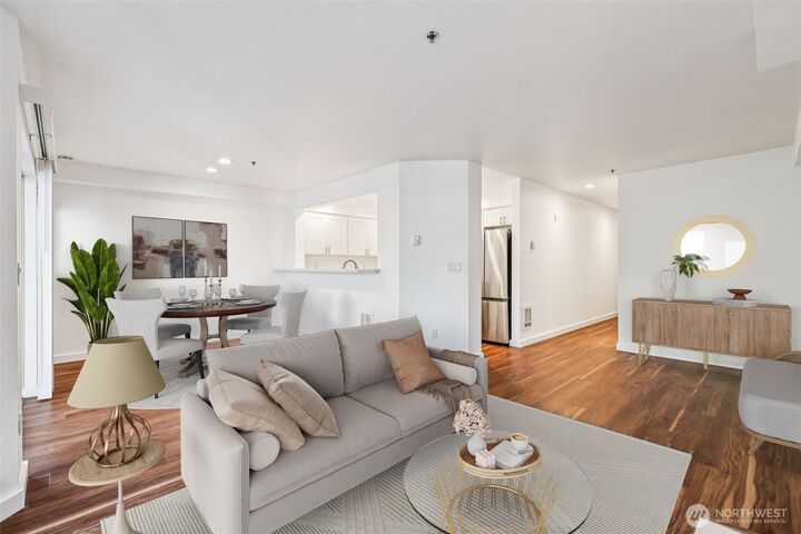 1425  Dexter Avenue N 611  Seattle WA 98109 photo