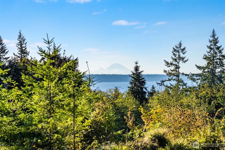 3681  Kingston Court  Clinton WA 98236 photo