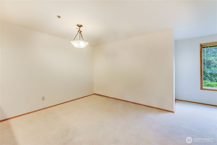 Property Photo:  609  7th Avenue N B203  WA 98020 