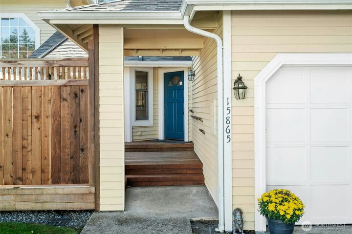 Property Photo:  15865  Northup Way 41  WA 98008 