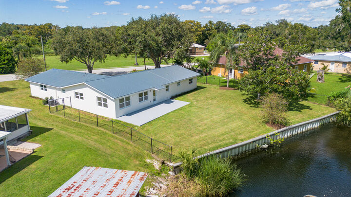 Property Photo: 1301 SE 8th Avenue FL 34974