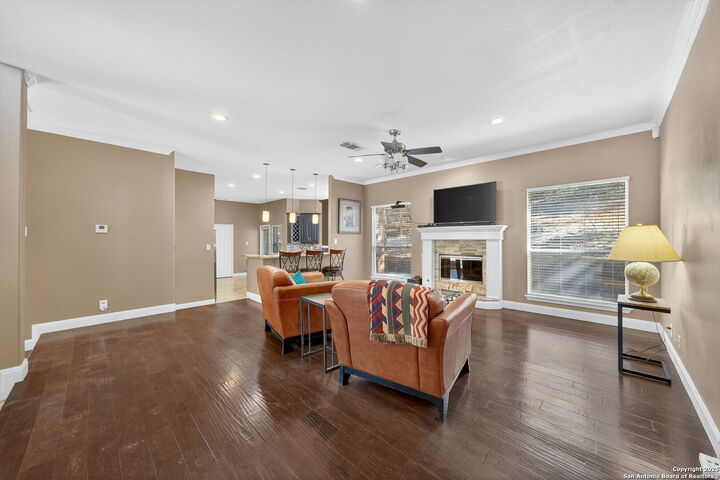 Property Photo: 6718 Grove Creek Dr TX 78256