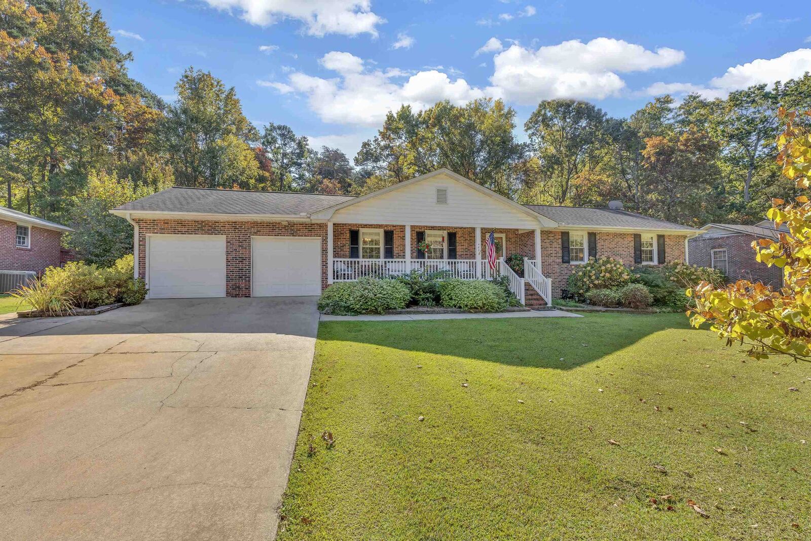Property Photo: 489 Royal Oak Drive SC 29302