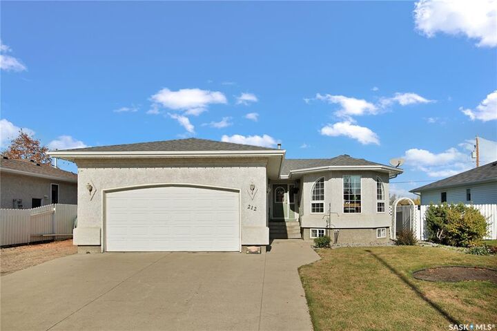 212 Willow Drive  Osler SK S0K 3A0 photo