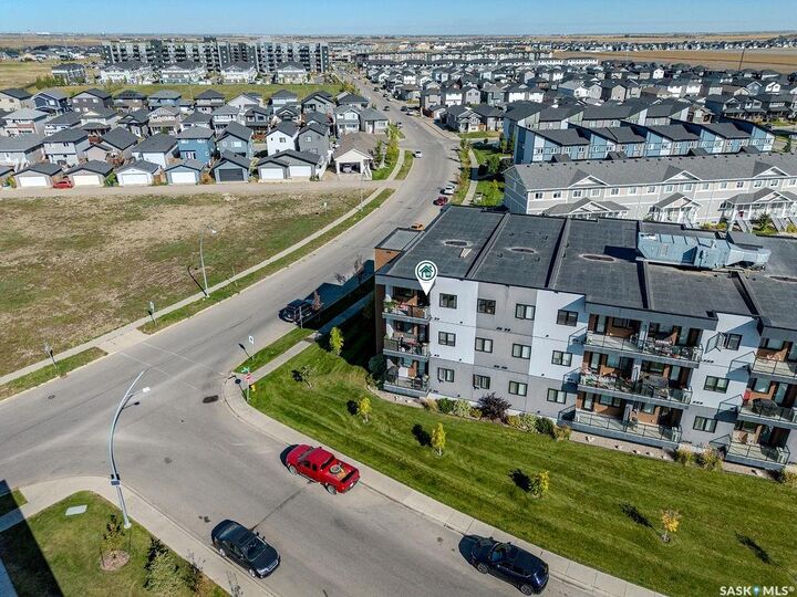 Property Photo: 720 Baltzan Boulevard 302 SK S7W 0W6