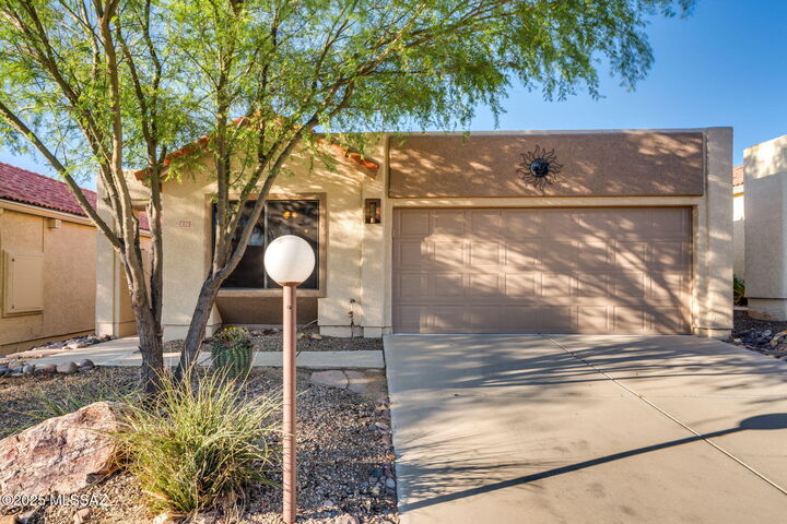 231 E Highcourte Lane  Tucson AZ 85737 photo