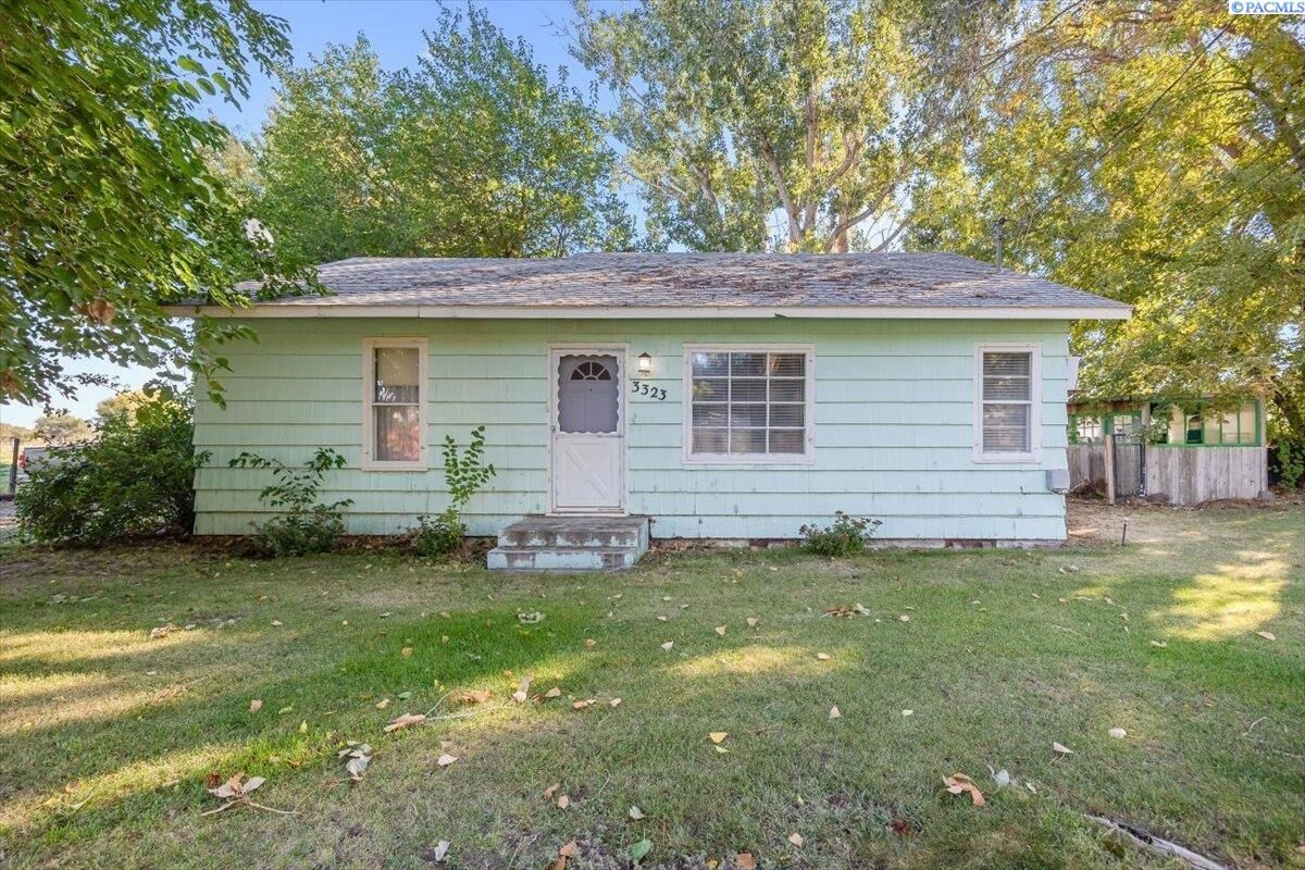 Property Photo:  3323 S Gum Street  WA 99337 