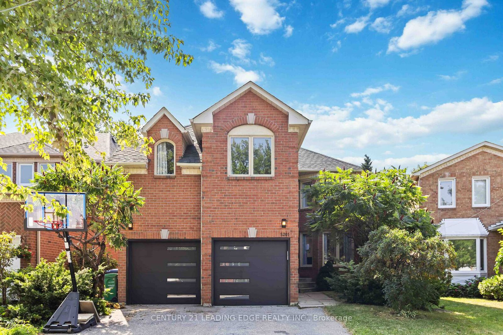 Property Photo:  5201 Champlain Trail  ON L5R 3B1