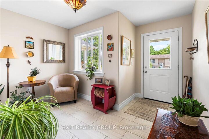 Property Photo: 20 Gladstone Street ON K0K 2K0