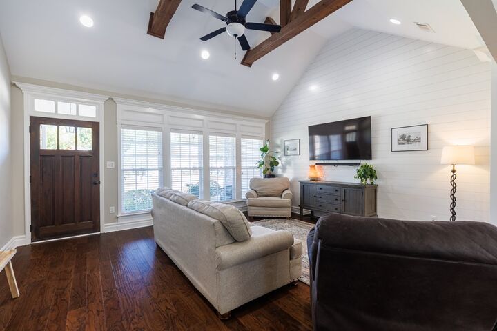 Property Photo: 4007 Hawthorne Drive GA 31605