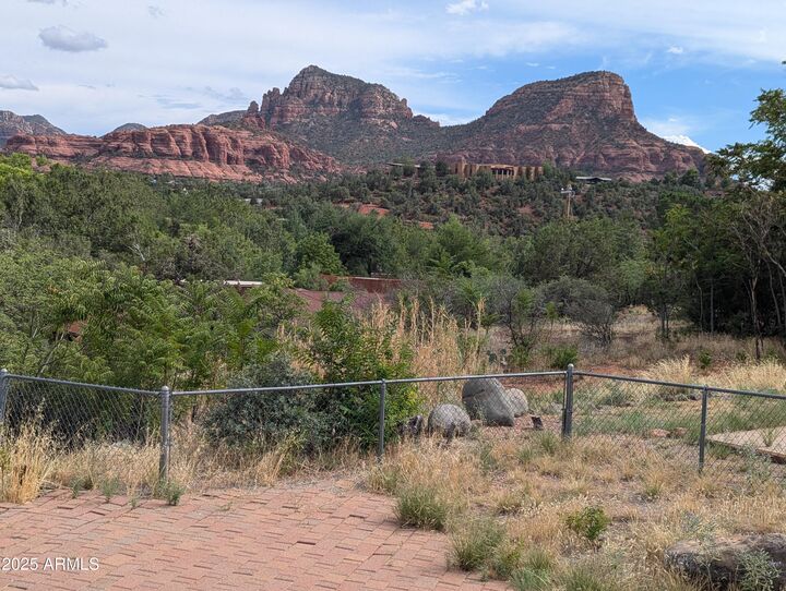 Property Photo: 30 Blackhawk Lane - AZ 86336