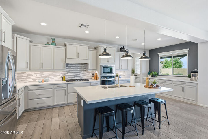 Property Photo: 284 E Honeysuckle Place AZ 85286