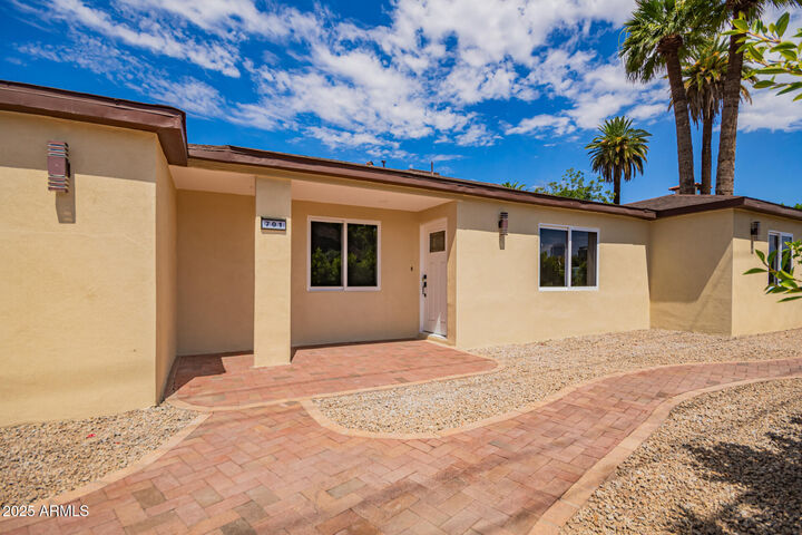 Property Photo: 701 W Windsor Avenue AZ 85007
