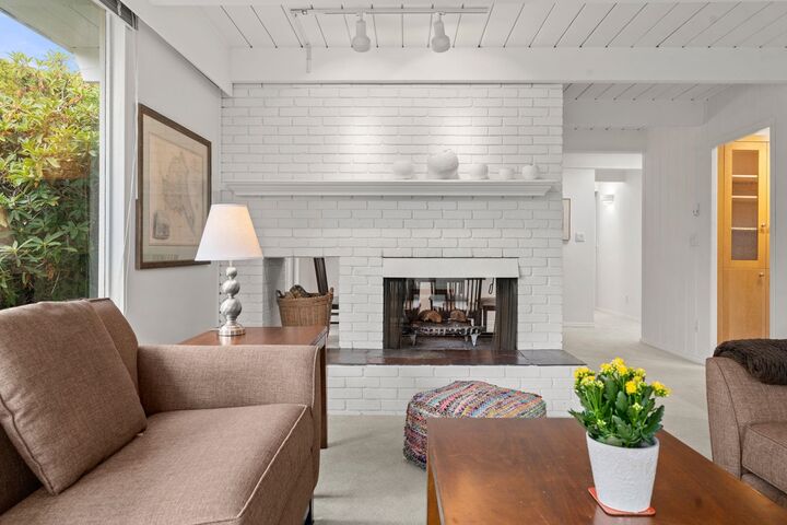 749 Winona Avenue  North Vancouver BC V7R 2B2 photo