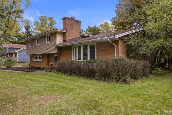 Property Photo:  5286 Thompson Road  NY 14031