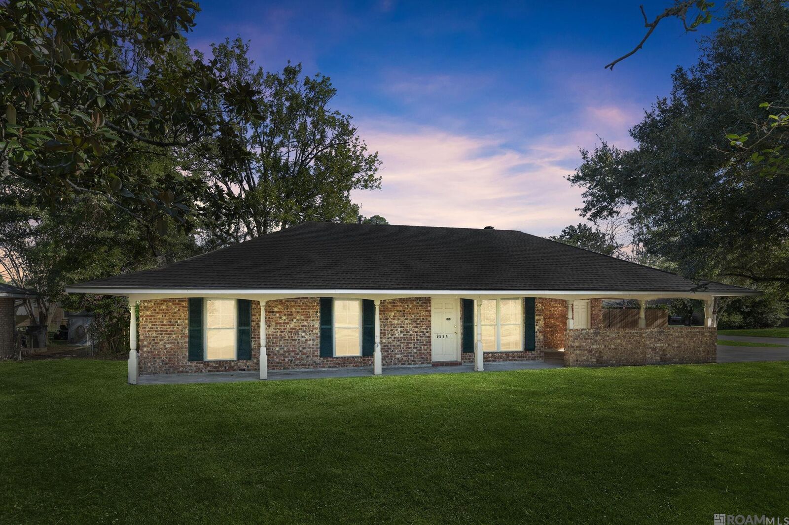 Property Photo:  9589 Macedonia Ave  LA 70810
