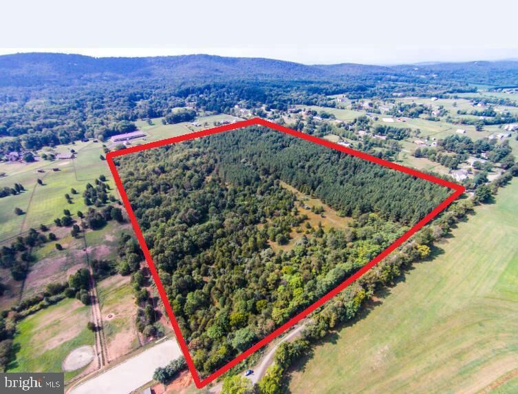 Property Photo:  1570 Loudoun Drive 1580-1590  VA 20169 