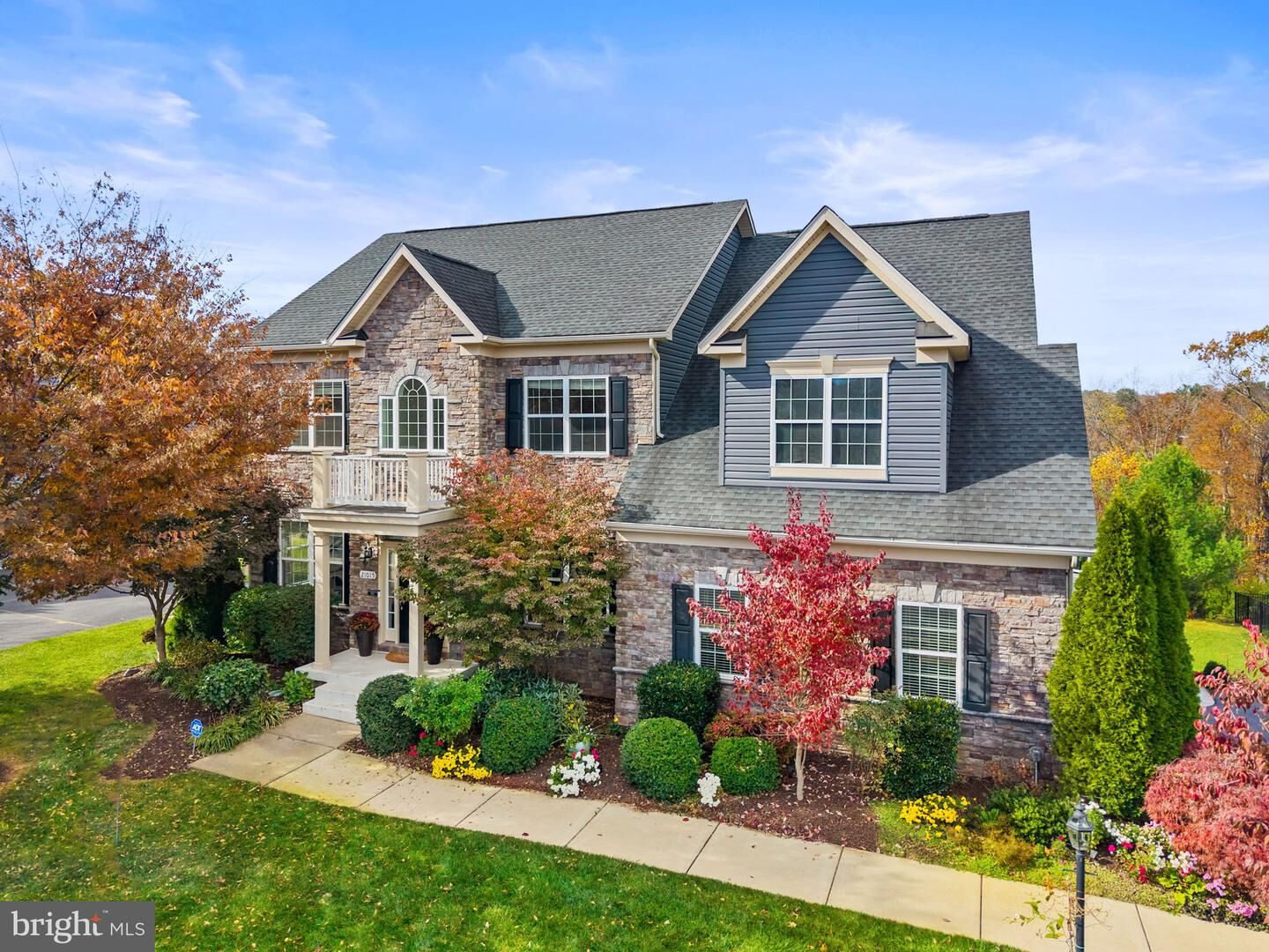 Property Photo:  21015 Honeycreeper Place  VA 20175 
