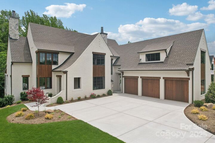 Property Photo:  213 Crest Court  NC 28104 