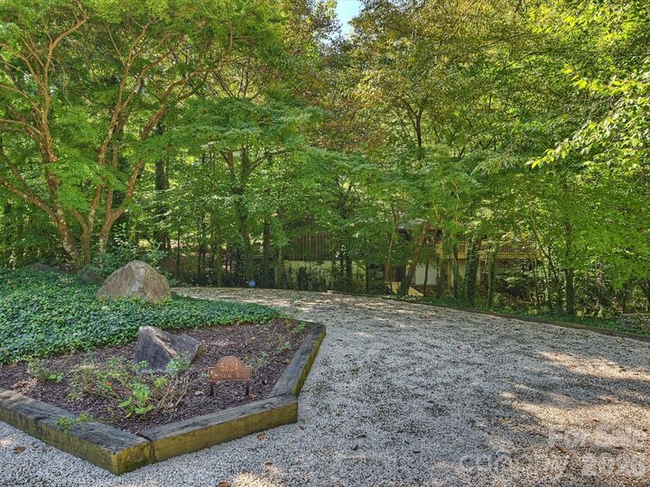 Property Photo: 5624 Glenkirk Road NC 28210