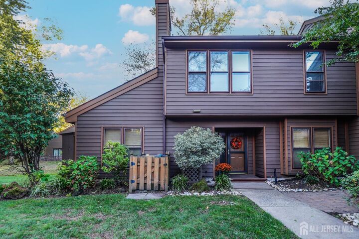 31 Hickory Hollow Court  Edison NJ 08820 photo