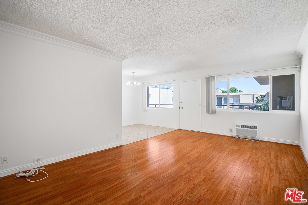 Property Photo: 7548 Hampton Ave CA 90046
