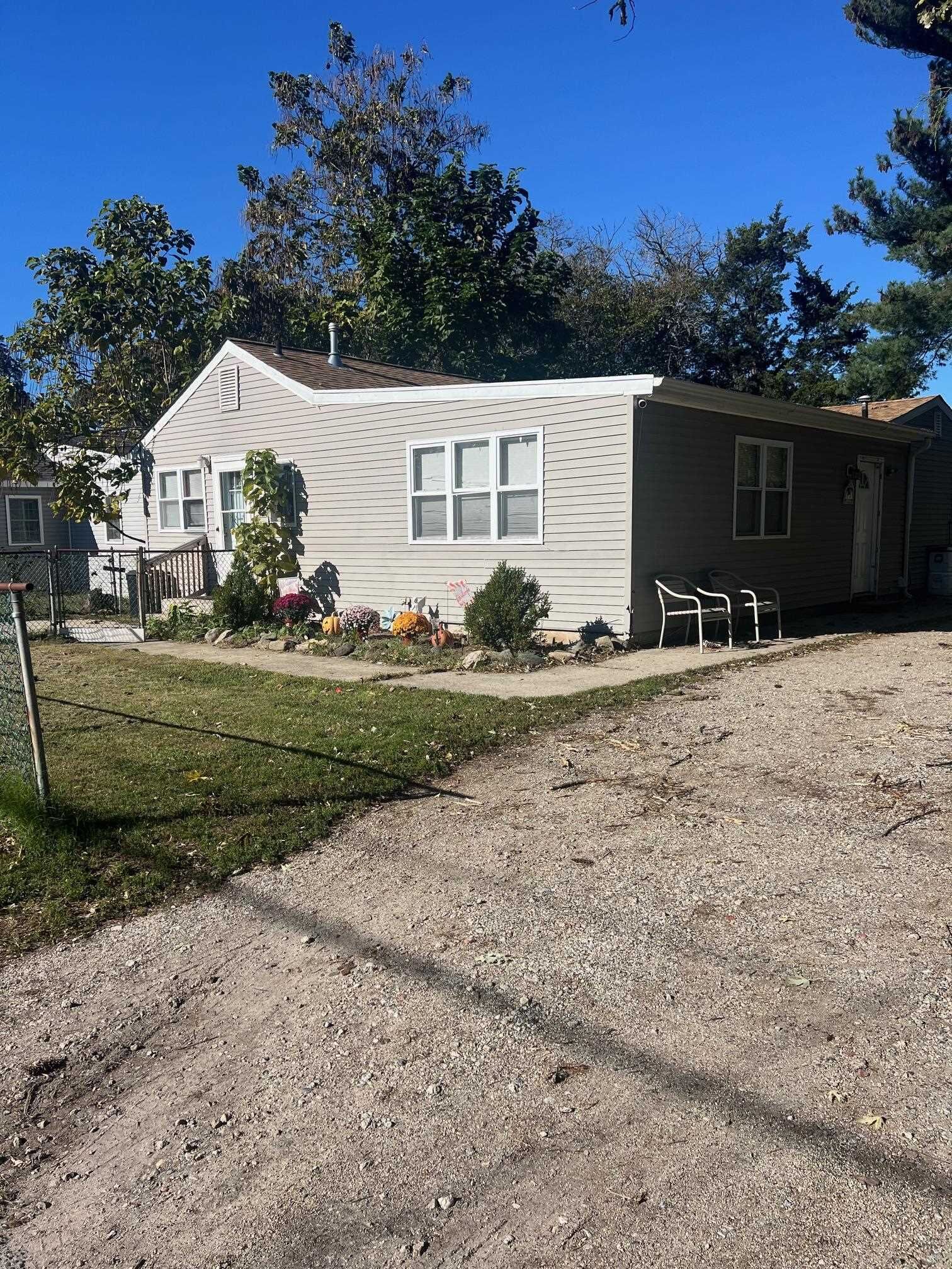 Property Photo:  27 E New York  NJ 08251 