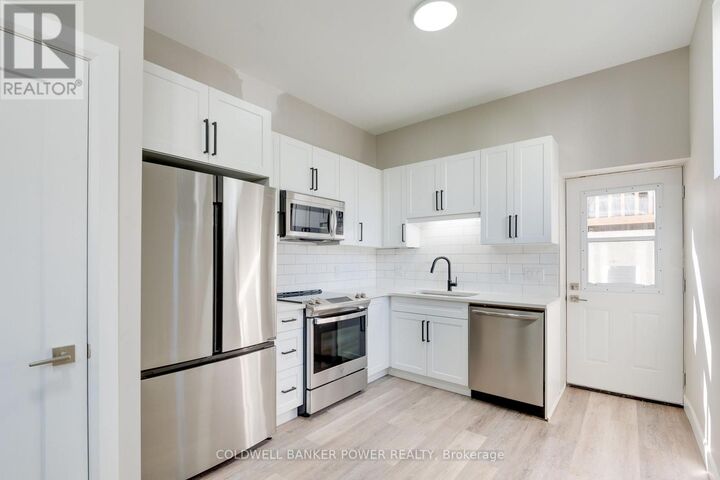 Property Photo: 45 Glenwood Avenue Lower ON N5Z 2P7