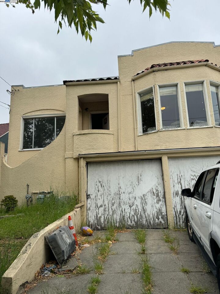 Property Photo: 2123 High St CA 94601