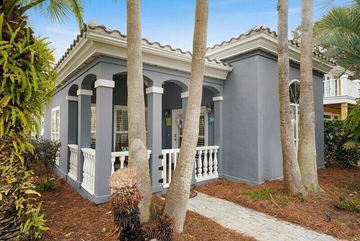 Property Photo: 4761 Calatrava Court FL 32541